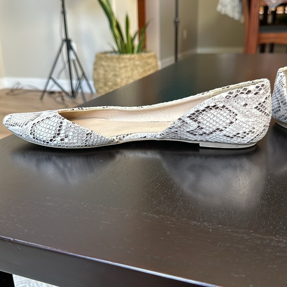Faux snakeskin cutout pointy toe flats SZ 11 - Picture 5 of 7